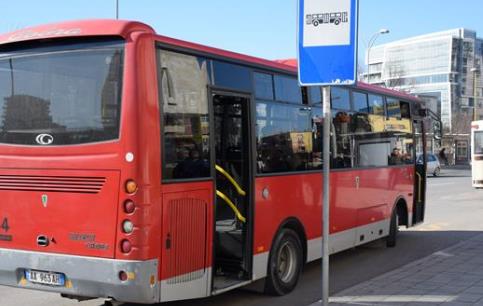 Rihapja e transportit publik: Zbardhen kushtet dhe si do funksionojne autobuset